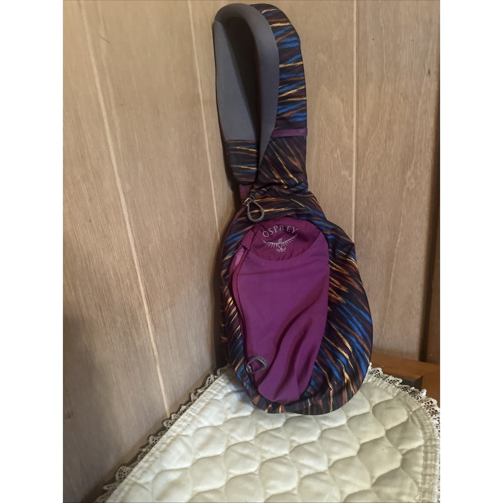 purple patterned Osprey Daylite sling bag designed for everyday carry